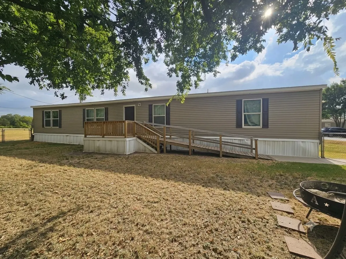 806 S 3rd Street #6, Grandview, TX 76050 - #1