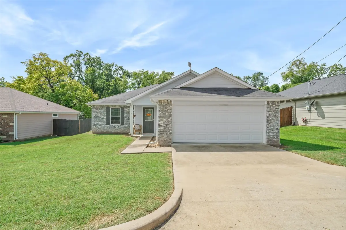 541 Foster, Canton, TX 75103 - #1