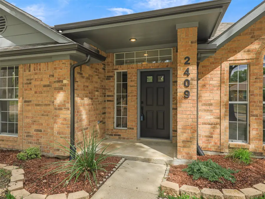 2409 Hedgeway Circle, Garland, TX 75044 - #2