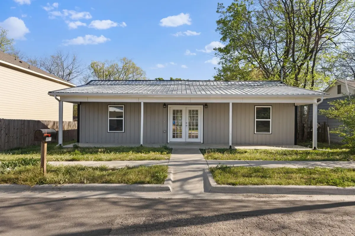 805 S 4th Street, Bonham, TX 75418 - #1