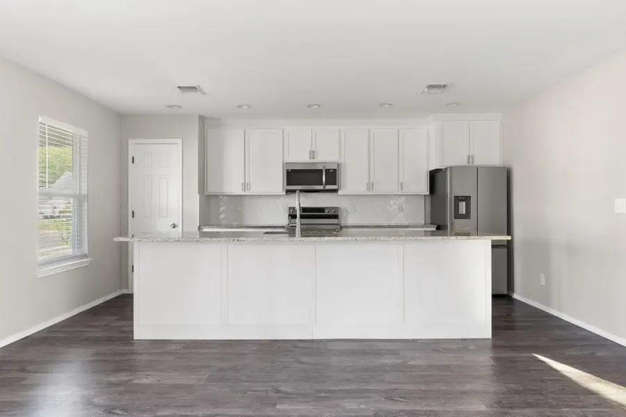 805 S 4th Street, Bonham, TX 75418 - #2