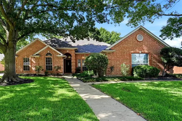 1703 Chretien Point Drive, Mansfield, TX 76063