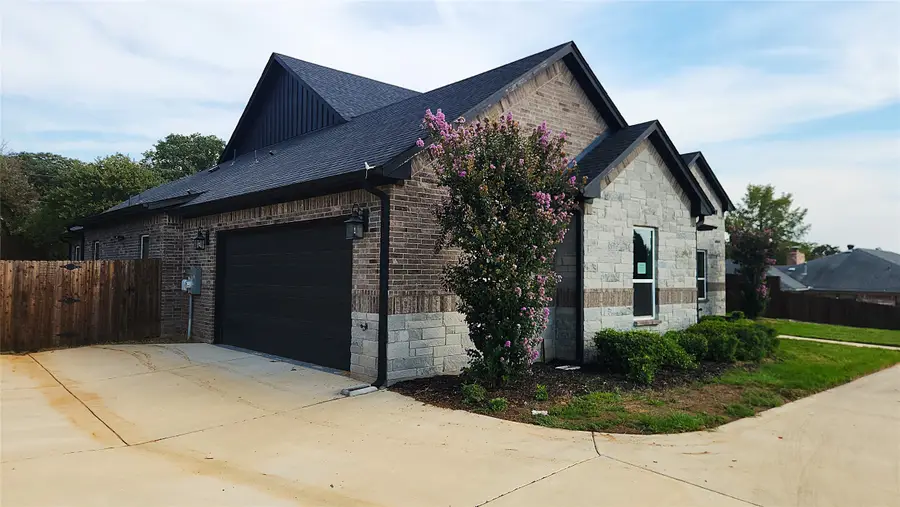 740 Arledge Street, Azle, TX 76020 - #2