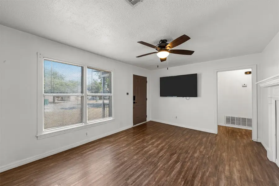 905 S Tyler, McGregor, TX 76657 - #3