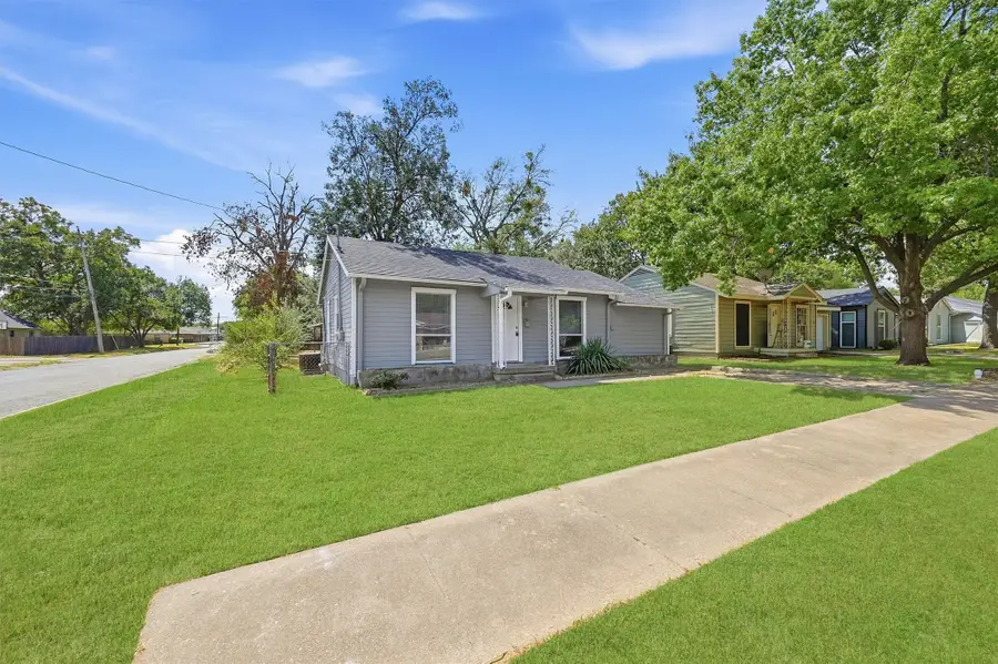302 W Dexter Street, Sherman, TX 75092 - #2