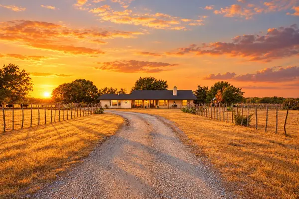 950 Johnson Bend Road, Weatherford, TX 76088
