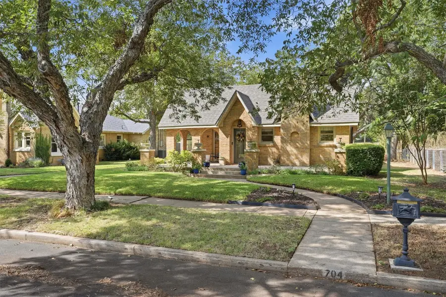 704 Forrest Avenue, Cleburne, TX 76033 - #2
