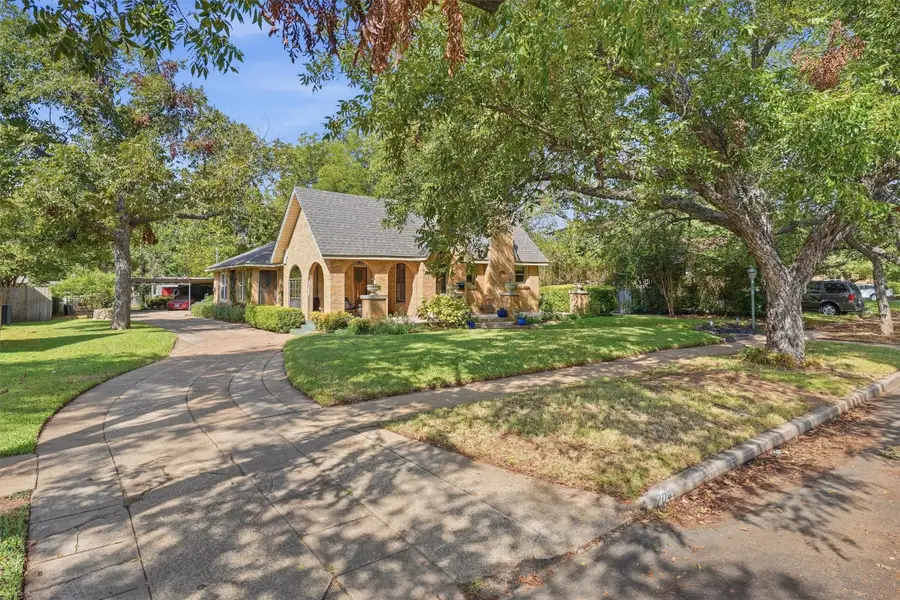 704 Forrest Avenue, Cleburne, TX 76033 - #3