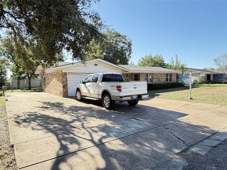 111 E Dawn Drive, Robinson, TX 76706 - #2