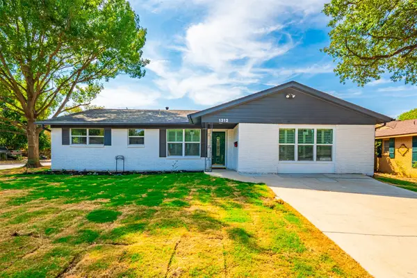 1312 E Mitchell Street, Arlington, TX 76010