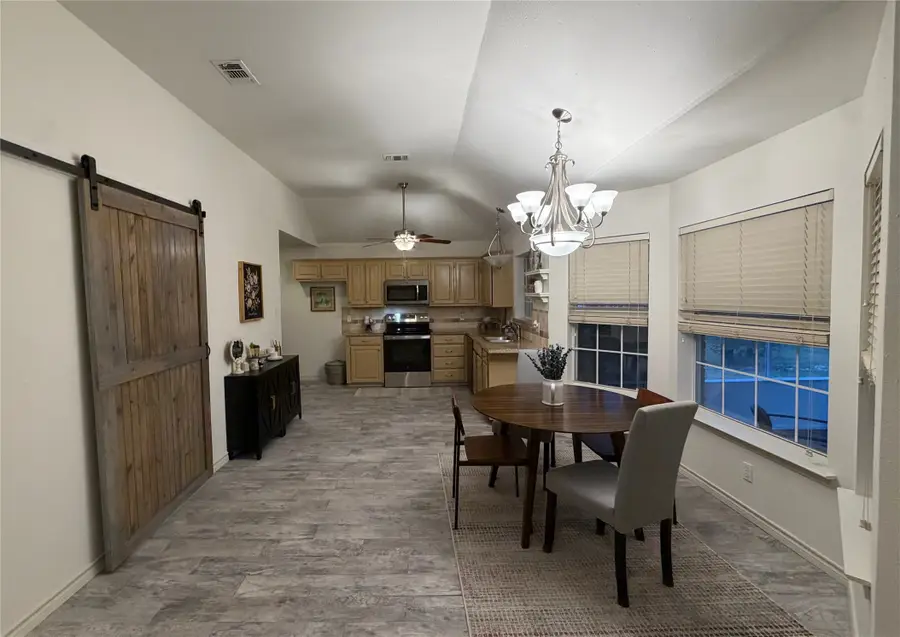1107 Oxford Drive, Gainesville, TX 76240 - #3
