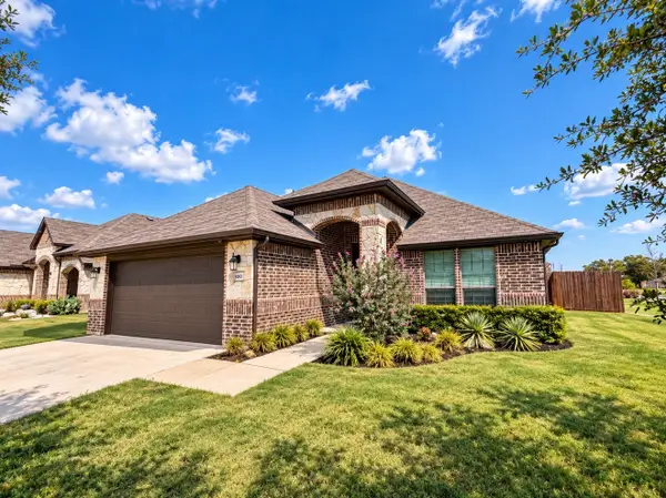 100 Gardenia Drive, Azle, TX 76020