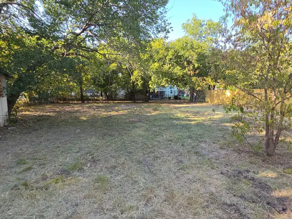 1013 E Tennie, Gainesville, TX 76240