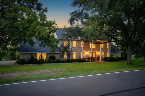 8412 Ravenswood Road, Granbury, TX 76049