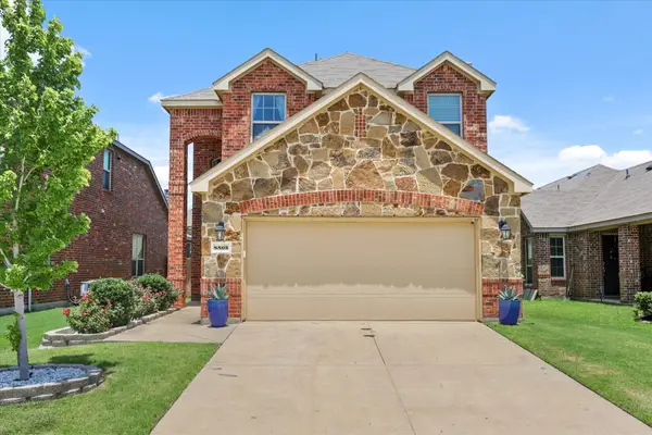 8805 Deadwood Lane, Aubrey, TX 76227