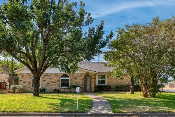 1000 Springdale Road, Bedford, TX 76021