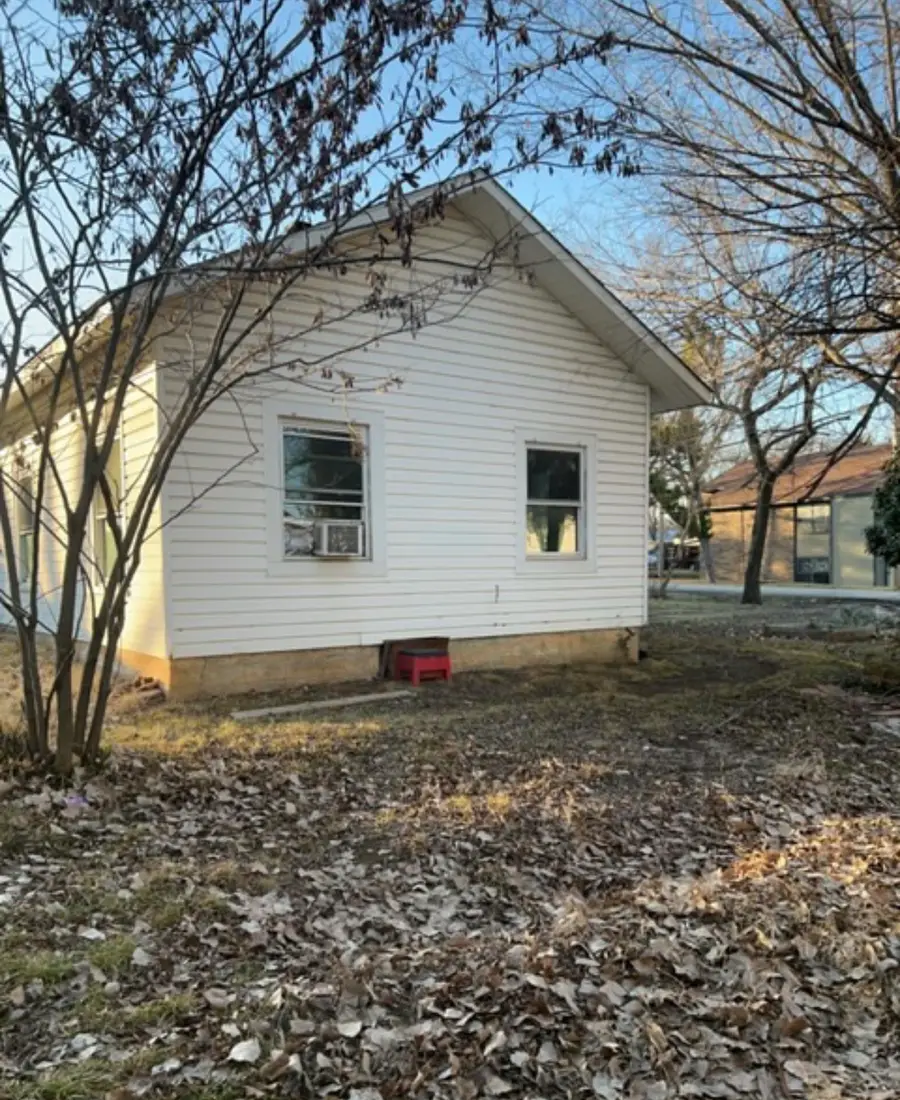 307 W Main Street, Pilot Point, TX 76258 - #3