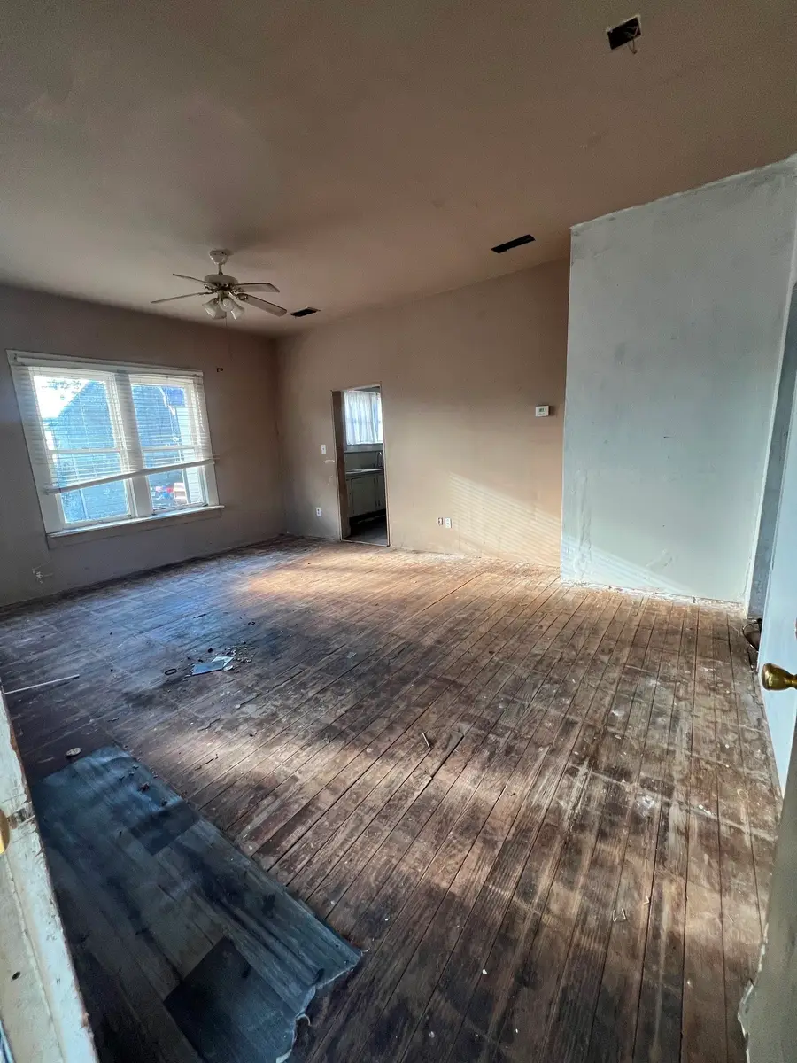 404 E Main, Wortham, TX 76693 - #2