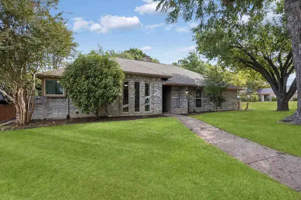 3702 Elmcrest Circle, Garland, TX 75040