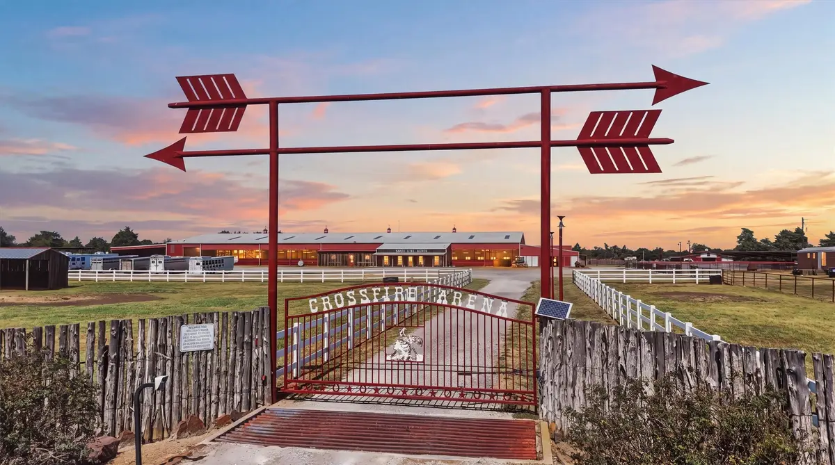 13341 82 Highway E, Whitesboro, TX 76273 - #1