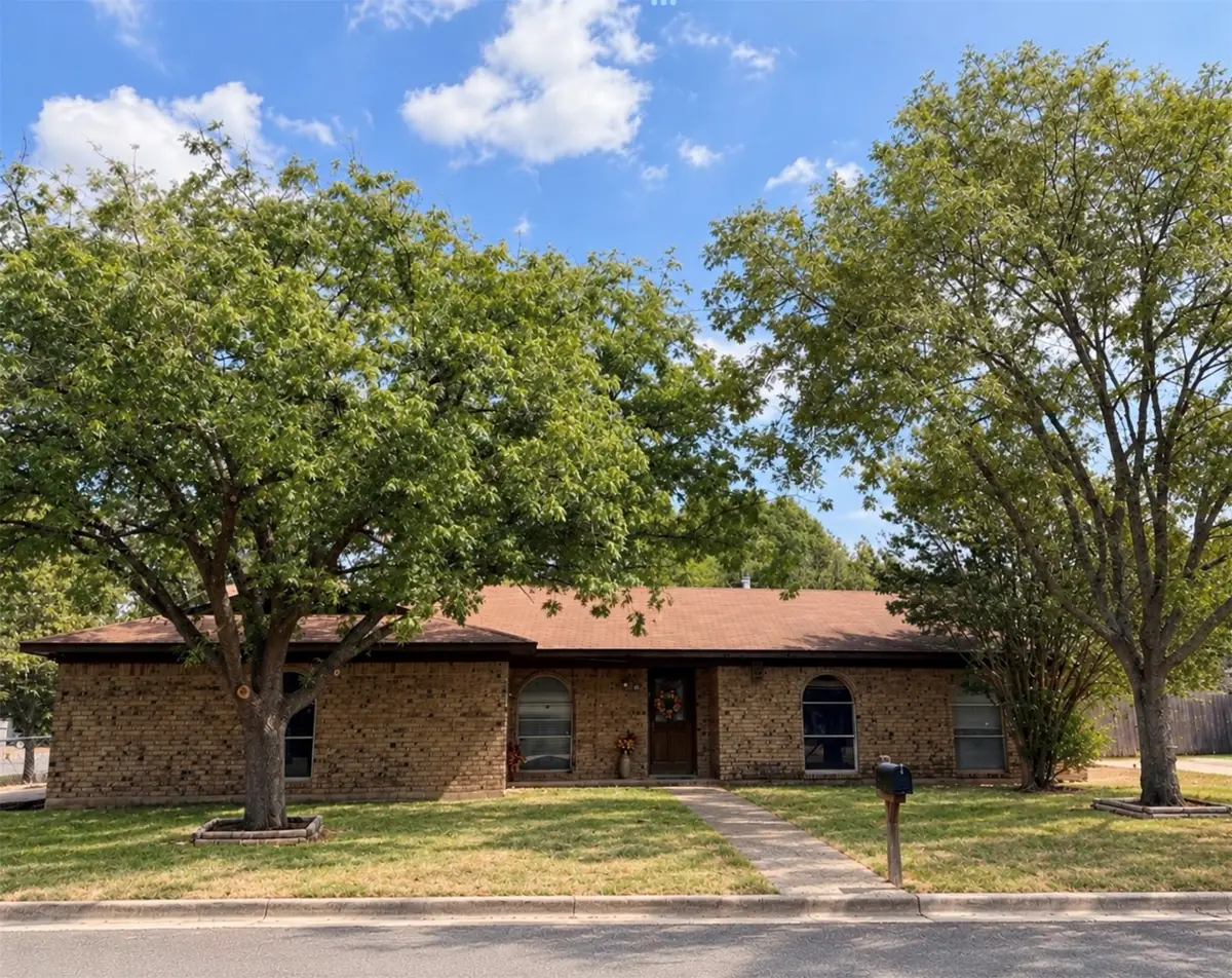 148 Crockett Lane, Hewitt, TX 76643 - #1