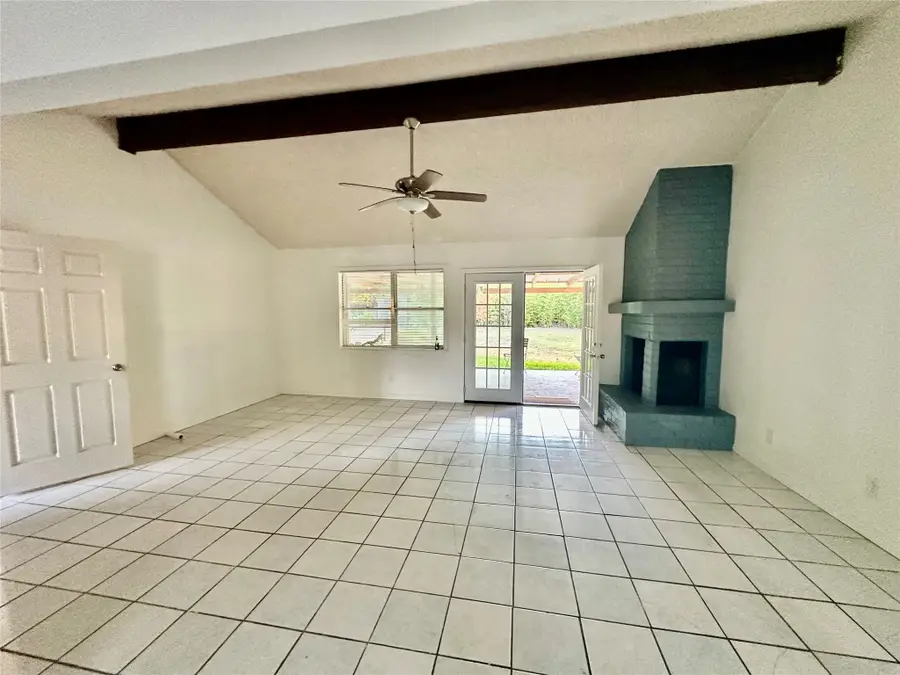 713 Rolling Hills Drive, Hewitt, TX 76643 - #2