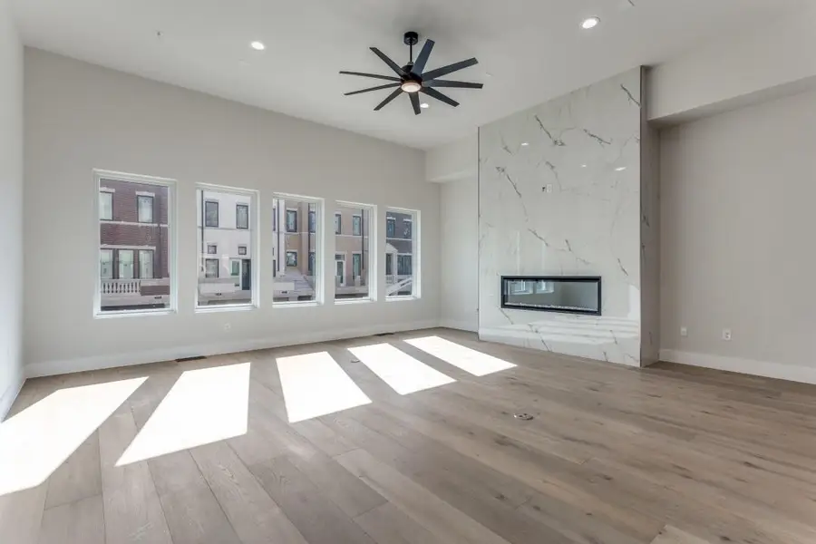250 E Dallas Street #127, Grapevine, TX 76051 - #2