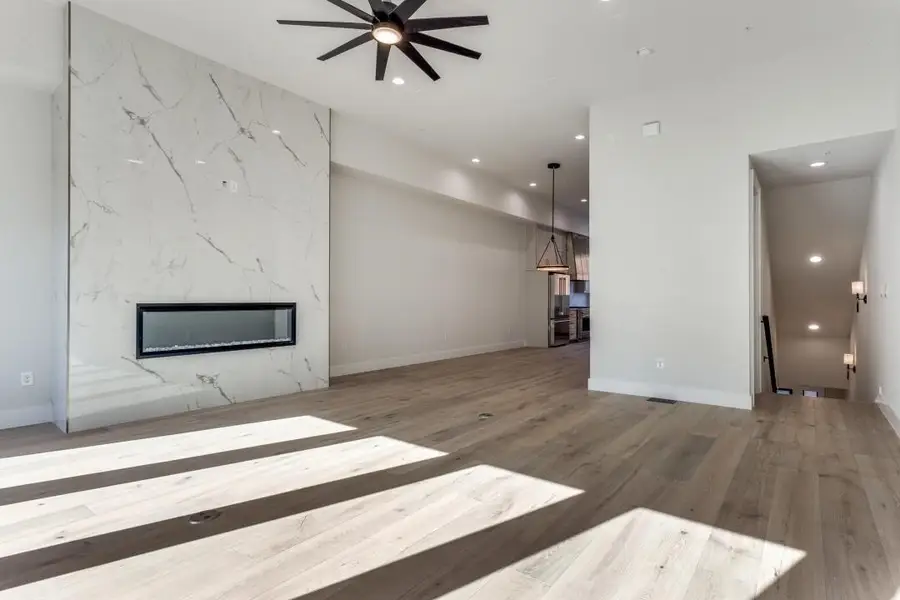 250 E Dallas Street #127, Grapevine, TX 76051 - #3