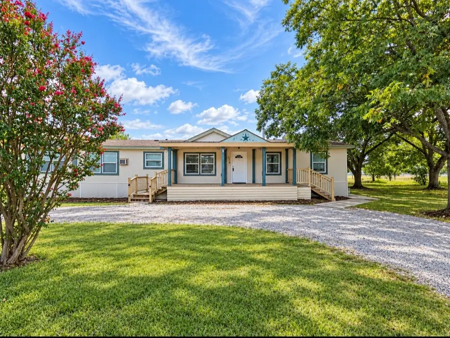 105 E Laura Avenue, Quinlan, TX 75474 - #2