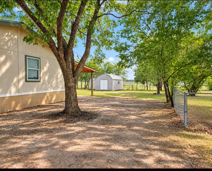 105 E Laura Avenue, Quinlan, TX 75474 - #3