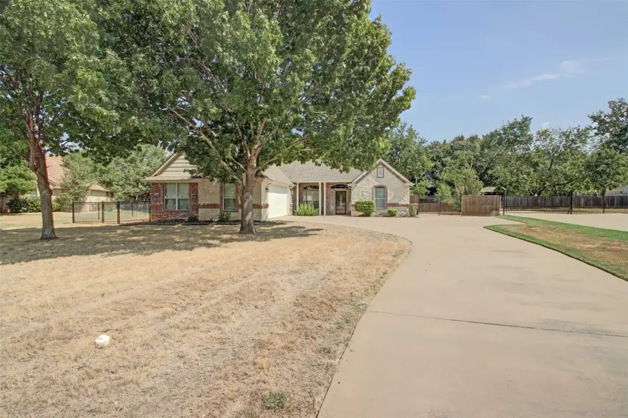 107 Heritage Place, Glen Rose, TX 76043 - #2