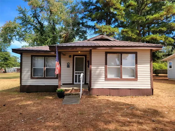 135 U.s. Highway 82-business, Avery, TX 75554