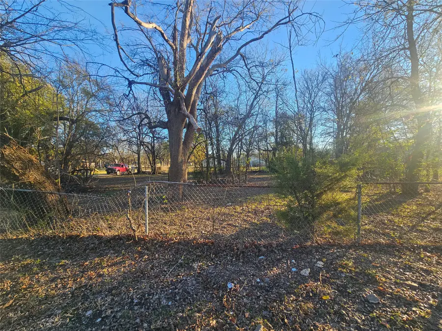 330 E Waco Avenue, Cooper, TX 75432 - #2