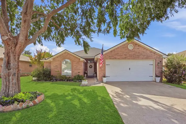 221 Whitestone Way, Weatherford, TX 76085