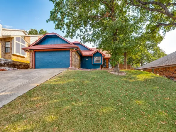6406 Woods Edge Drive, Arlington, TX 76016