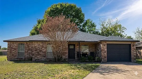 208 Tejas Drive, Glenn Heights, TX 75154