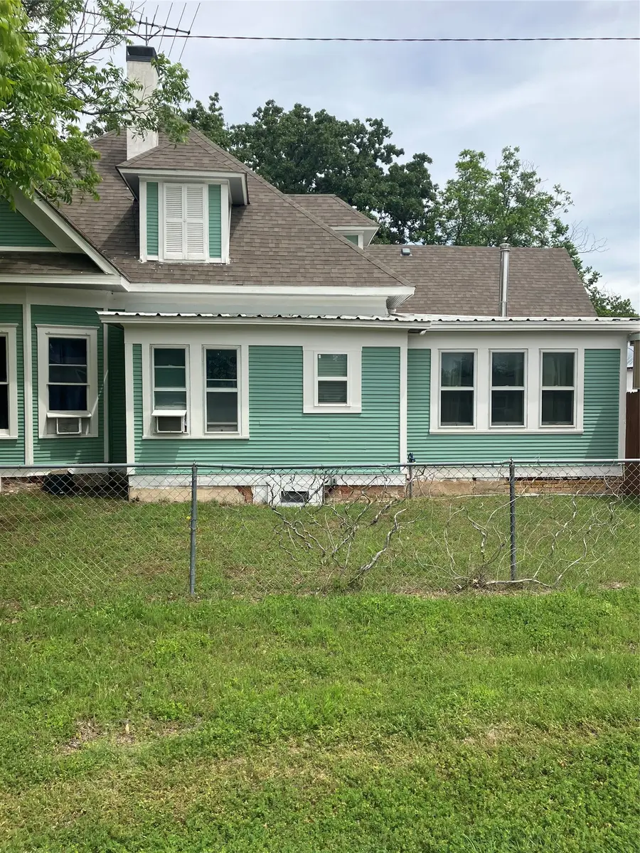 200 N Avenue C, Cross Plains, TX 76443 - #3