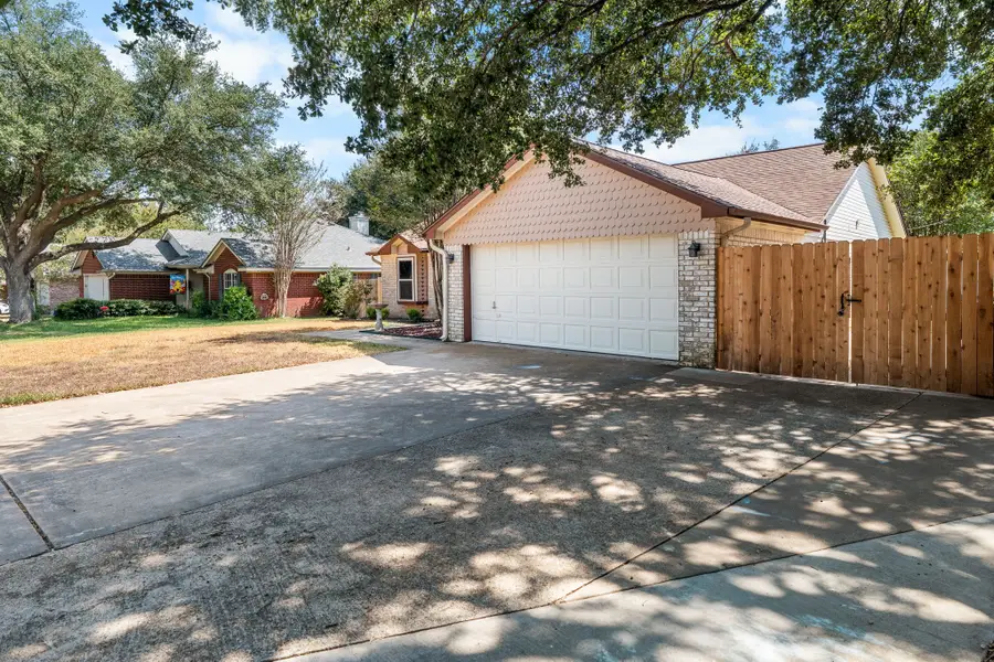 10712 Apache Drive, Waco, TX 76712 - #2