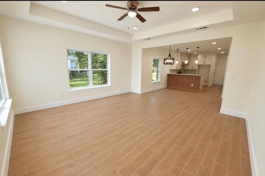 406 E Belknap Street, Ennis, TX 75119 - #2