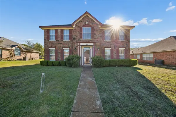 1203 White Drive, Cedar Hill, TX 75104