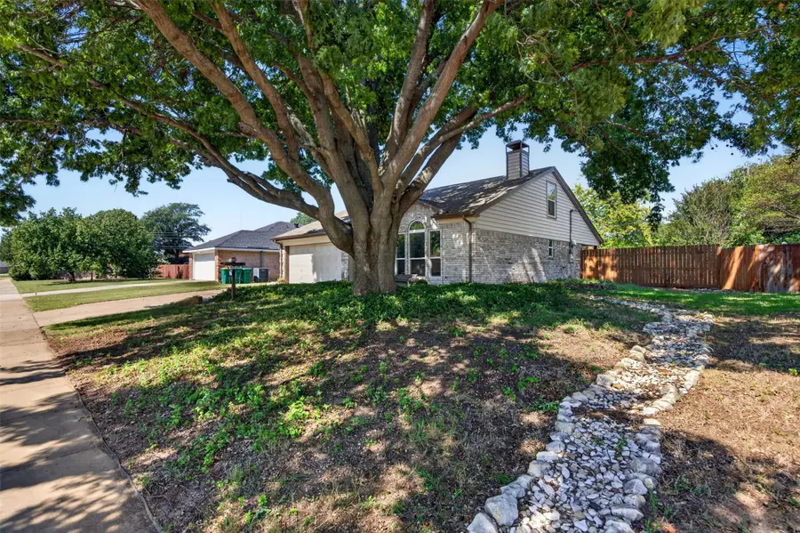 203 Briarglen Drive, Cedar Hill, TX 75104 - #3
