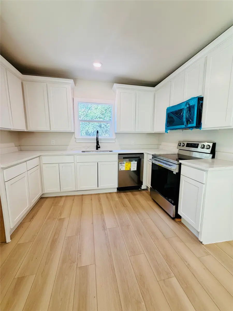 606 W Clarendon Drive, Dallas, TX 75208 - #2