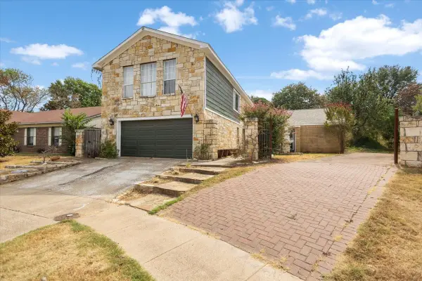 1911 Wisteria Court, Flower Mound, TX 75028
