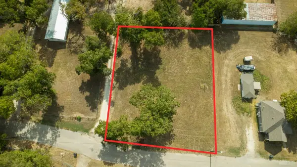 128 Columbia Street, Cleburne, TX 76031