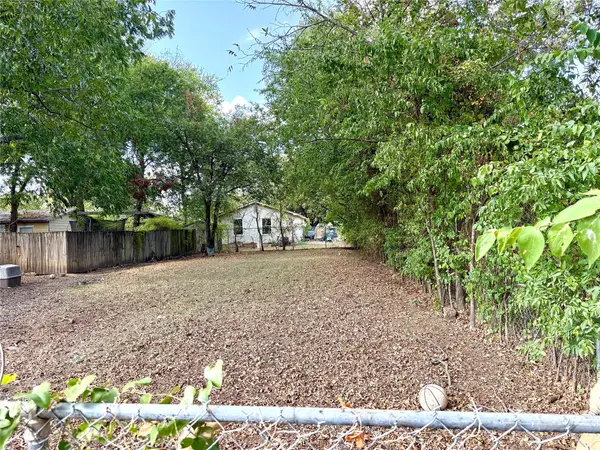 307 Robbins Street, Cleburne, TX 76031