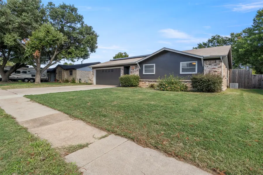 2523 Avonhill Drive, Arlington, TX 76015 - #2