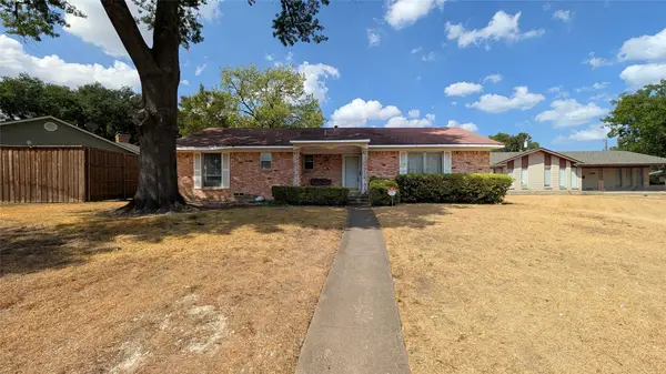 1453 Brook Valley Place, Dallas, TX 75232