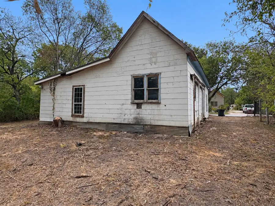 808 W 11th Avenue, Corsicana, TX 75110 - #3