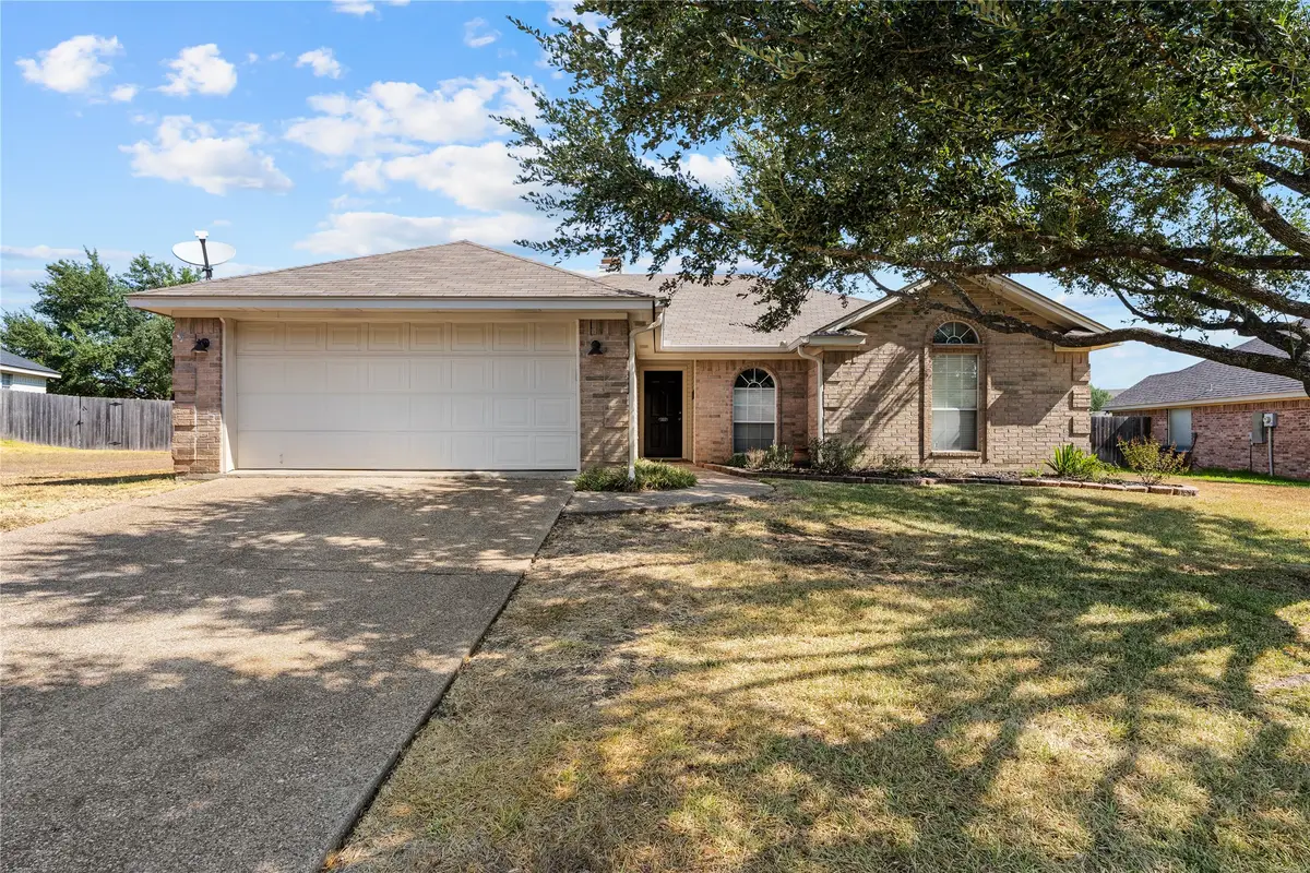 624 Willow Creek Drive, Hewitt, TX 76643 - #1