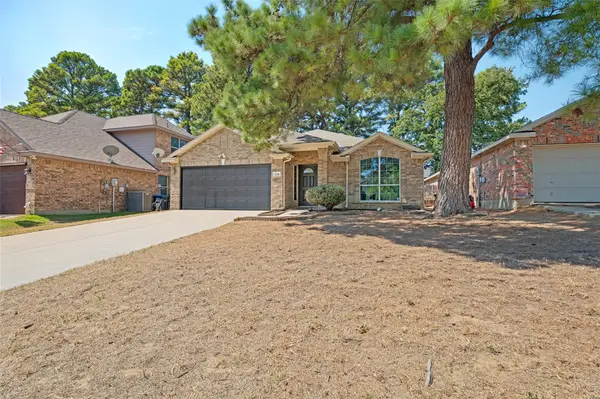 536 Cross Ridge Circle N, Fort Worth, TX 76120